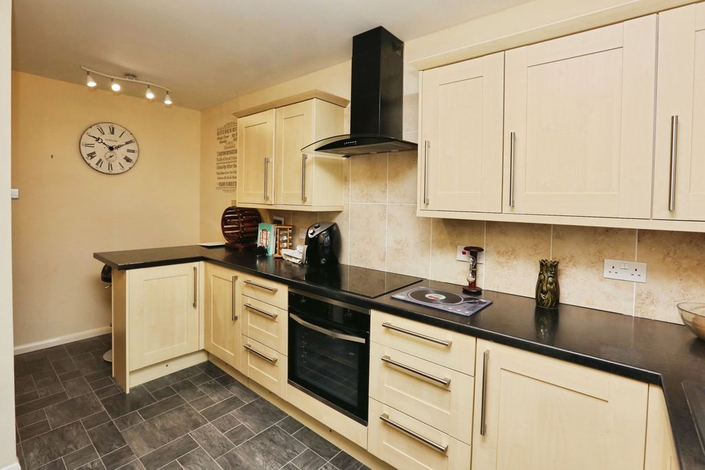 Property photo 2 of 10 Photo