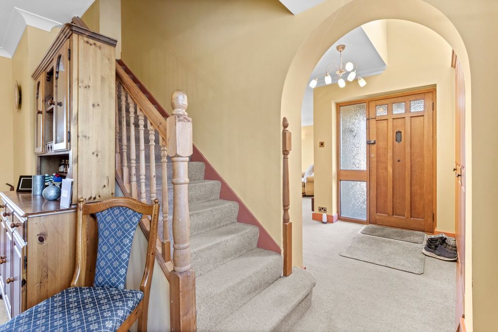 Property photo 2 of 42