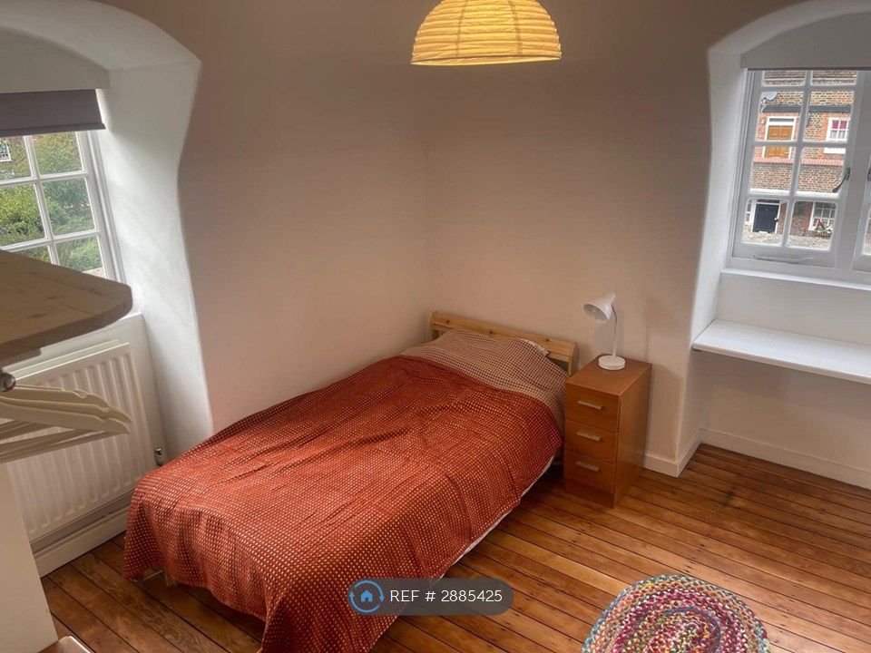 Property photo 3 of 13 Room
