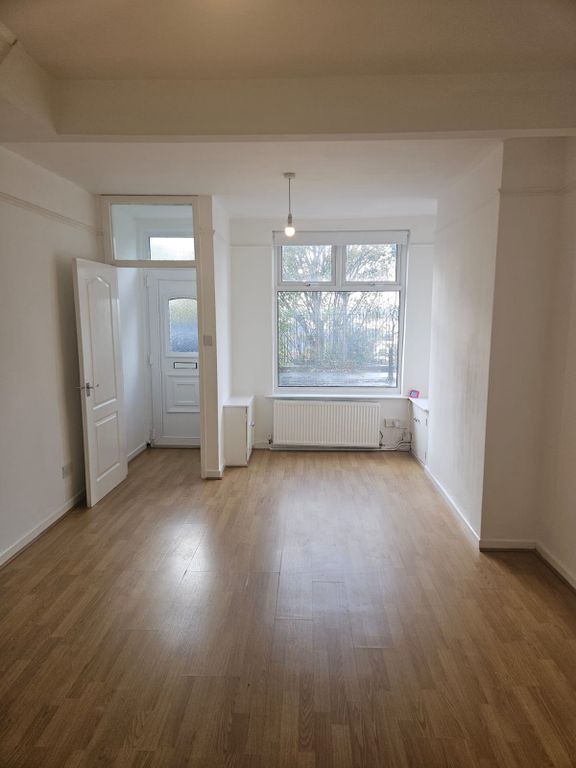 Property photo 2 of 21 Photo 3