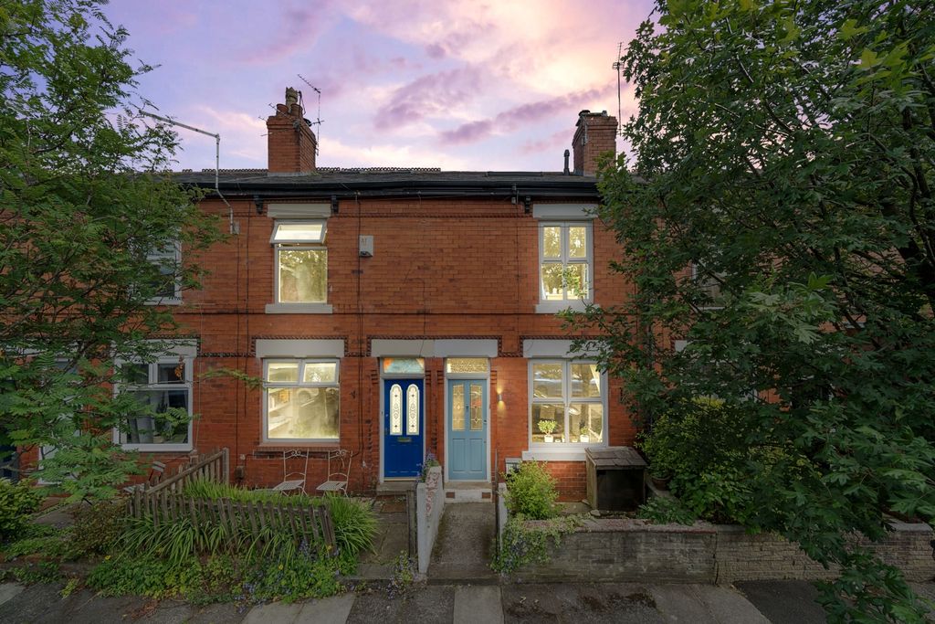 Property photo 1 of 14 Dusk