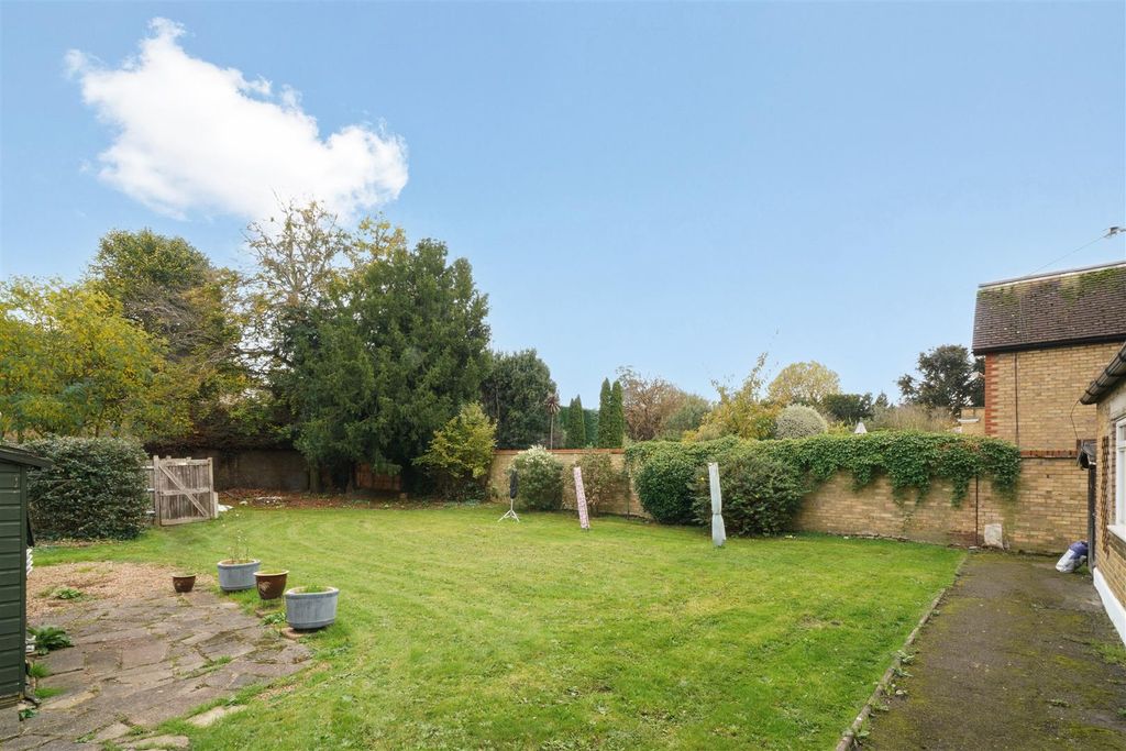 Property photo 2 of 17 Gwendolen Avenue