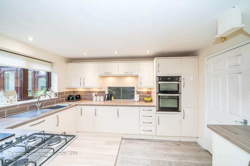 Property photo 3 of 38 Webbs-6.Jpg