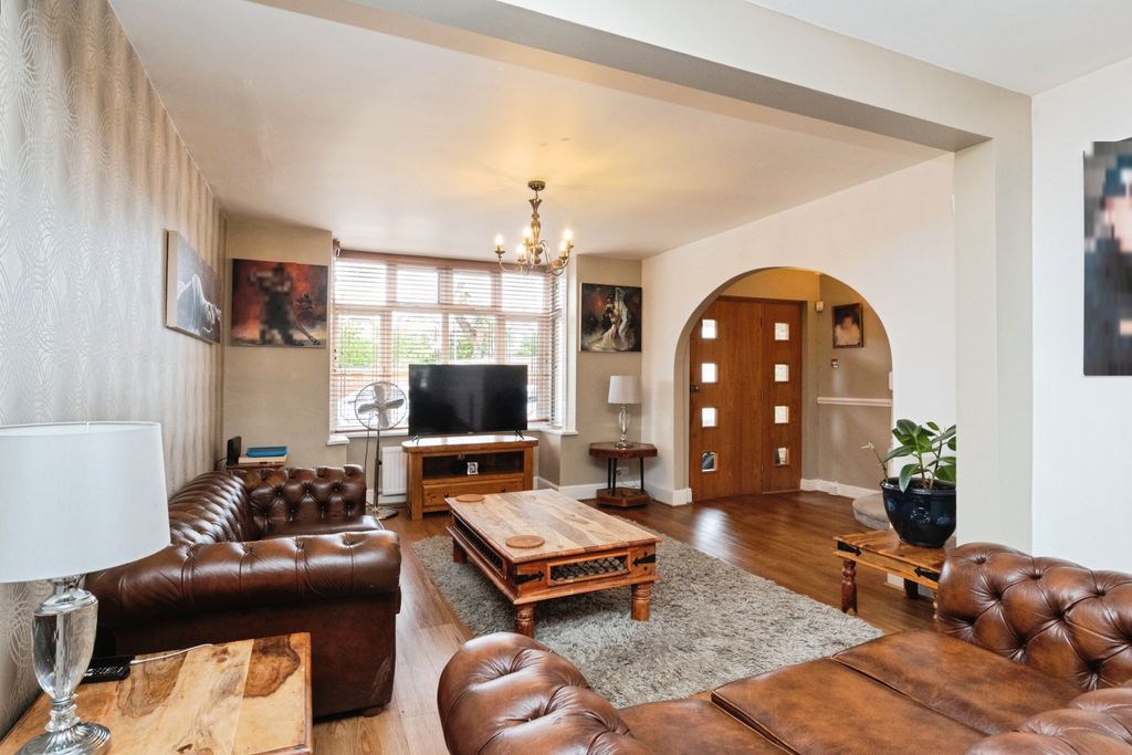 Property photo 3 of 20 Img_5928
