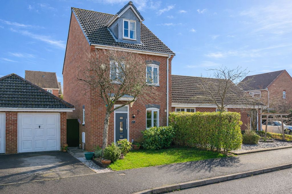 Property photo 1 of 29