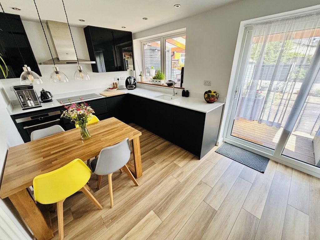 Property photo 3 of 15 Pbox-Img.Jpg
