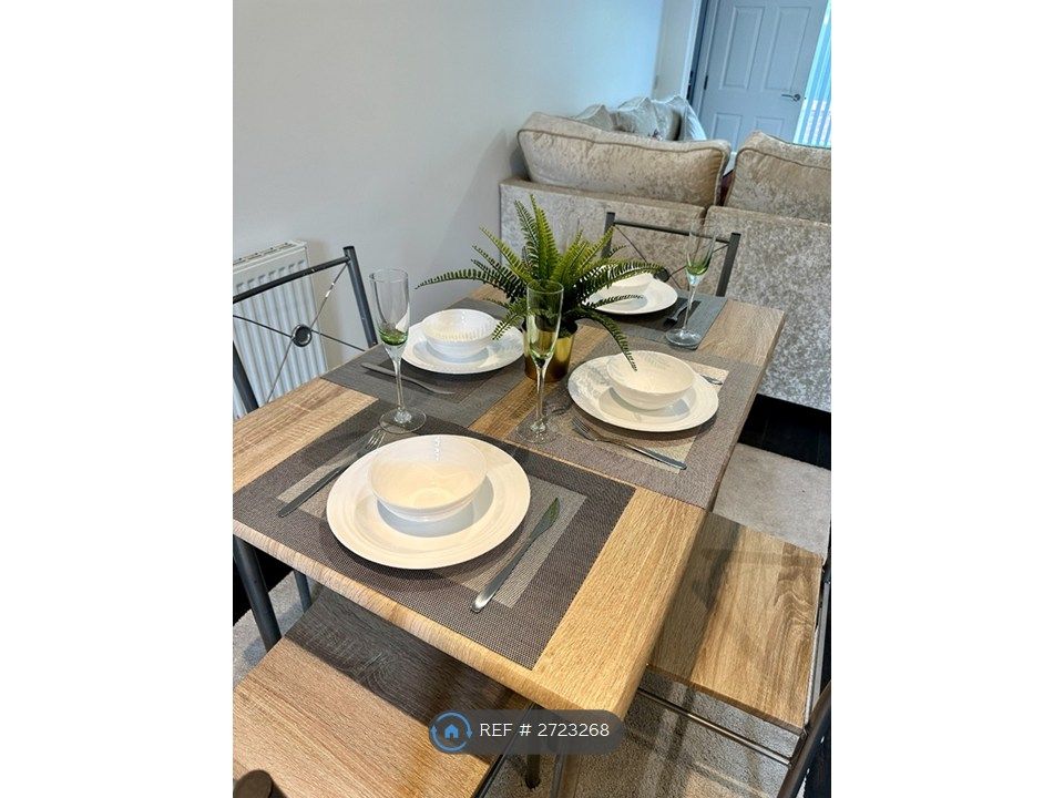 Property photo 3 of 31 Dining