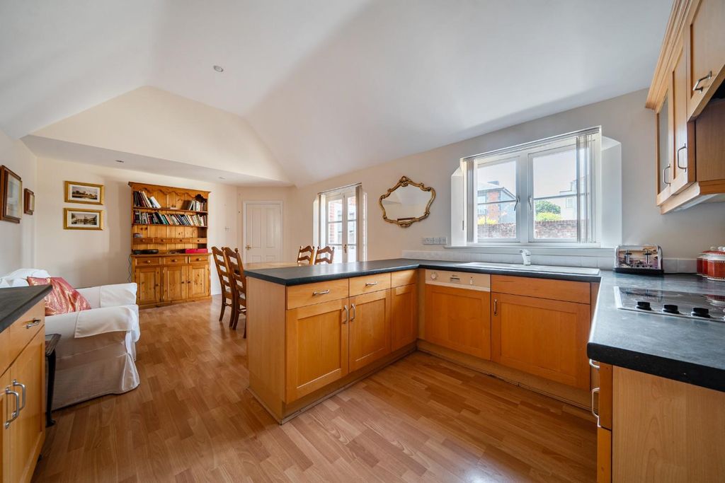Property photo 2 of 21 1495258-23-6A58B82Df3A61.Jpg