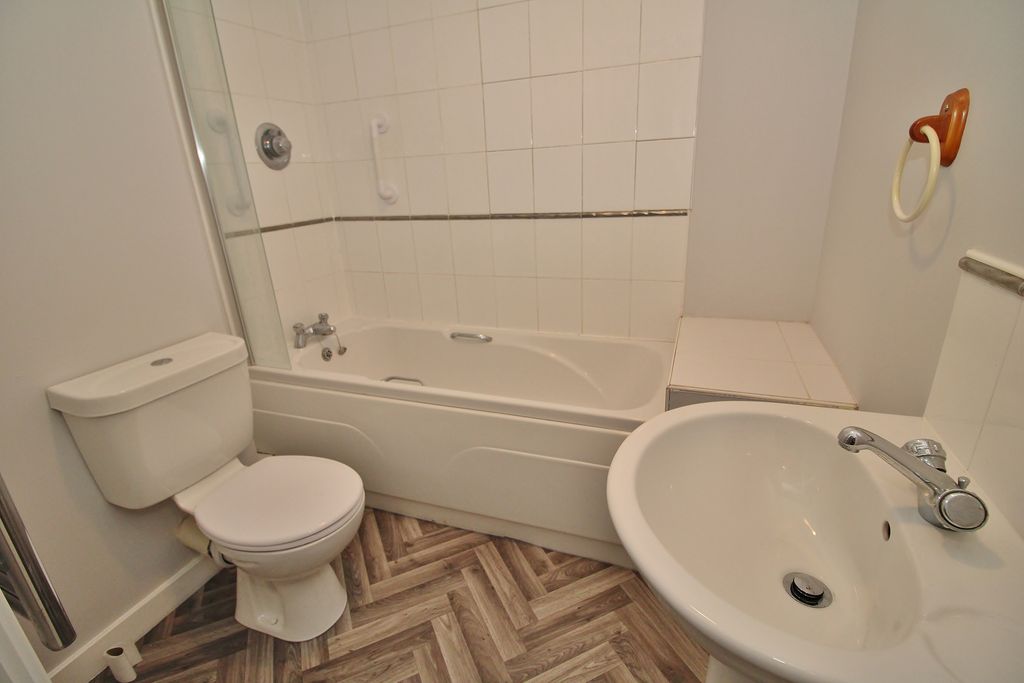 Property photo 3 of 8