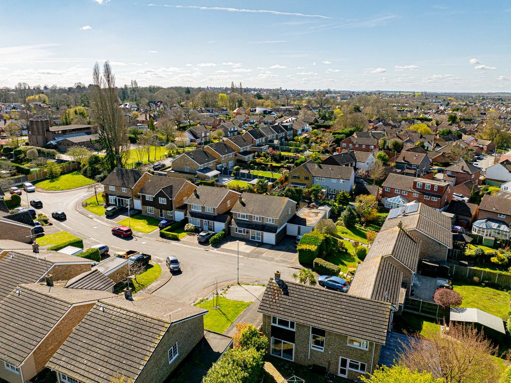 Additional image 41 of 6 bed detached house for saleChestwood Close, Billericay CM12