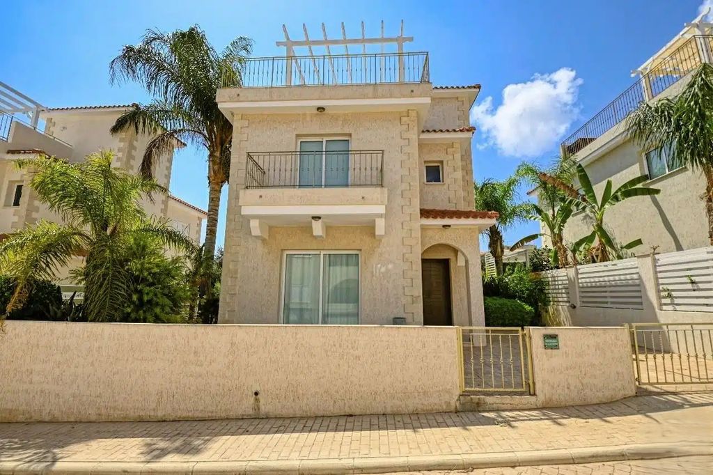 Property photo 3 of 21