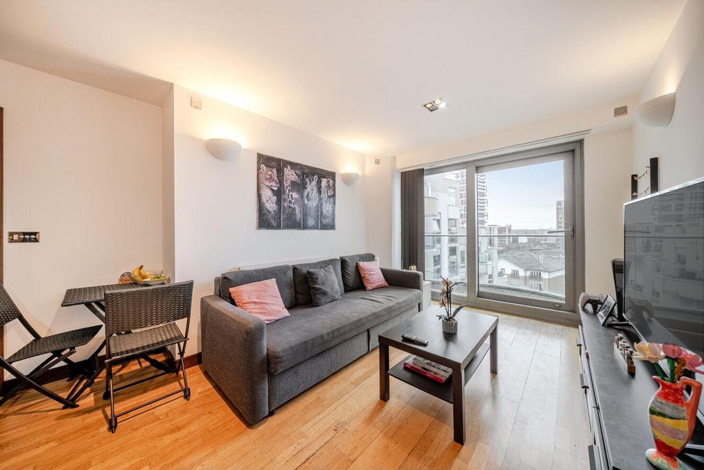 Property photo 3 of 15 Picture No. 25