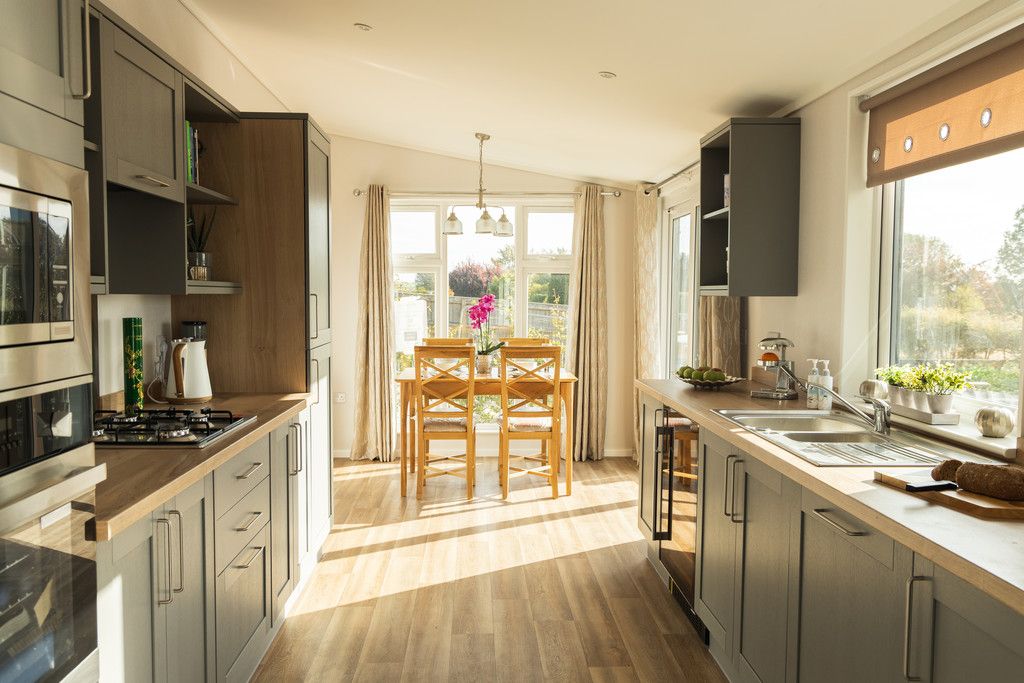 Property photo 3 of 20 Kitchen Lifestyle Majestic