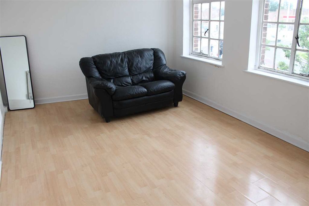 Property photo 1 of 8 Main Picture