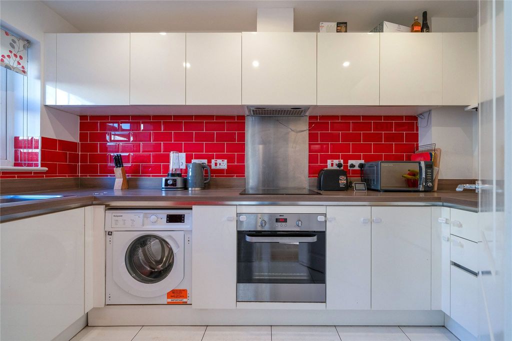 Property photo 2 of 23 Picture No. 08