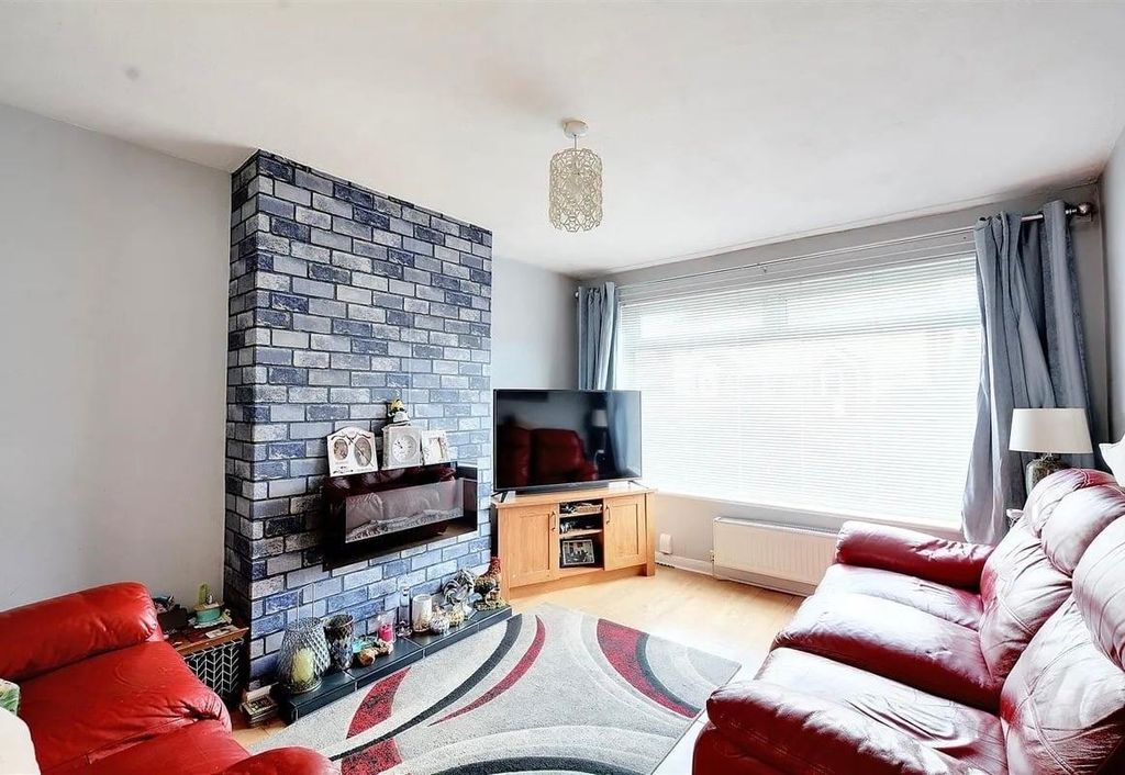 Property photo 1 of 7 Lounge