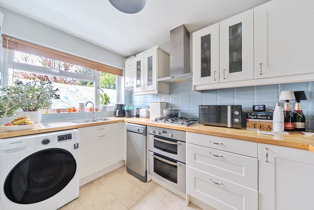 Property photo 2 of 13 1373770-6-6902248...