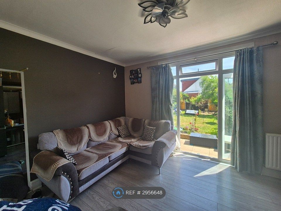 Property photo 3 of 24