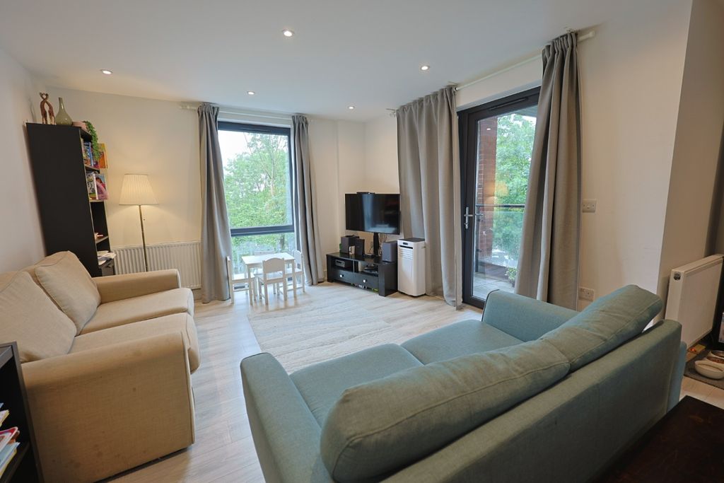 Property photo 2 of 14 4268551