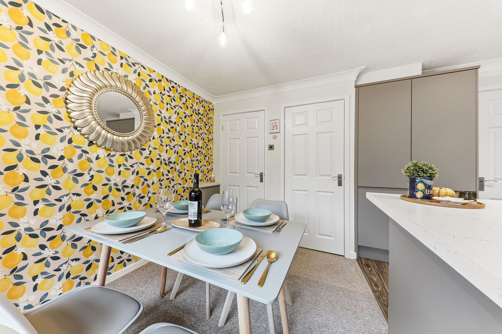 Property photo 3 of 22