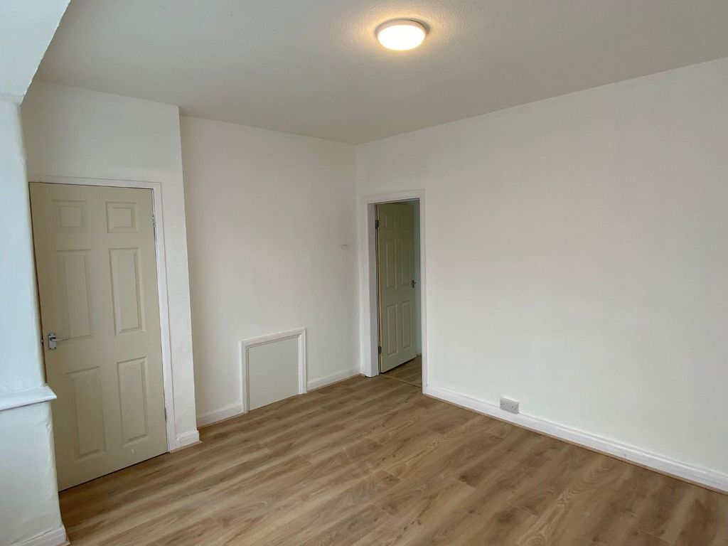 Property photo 3 of 10 Lounge 2.Jpg