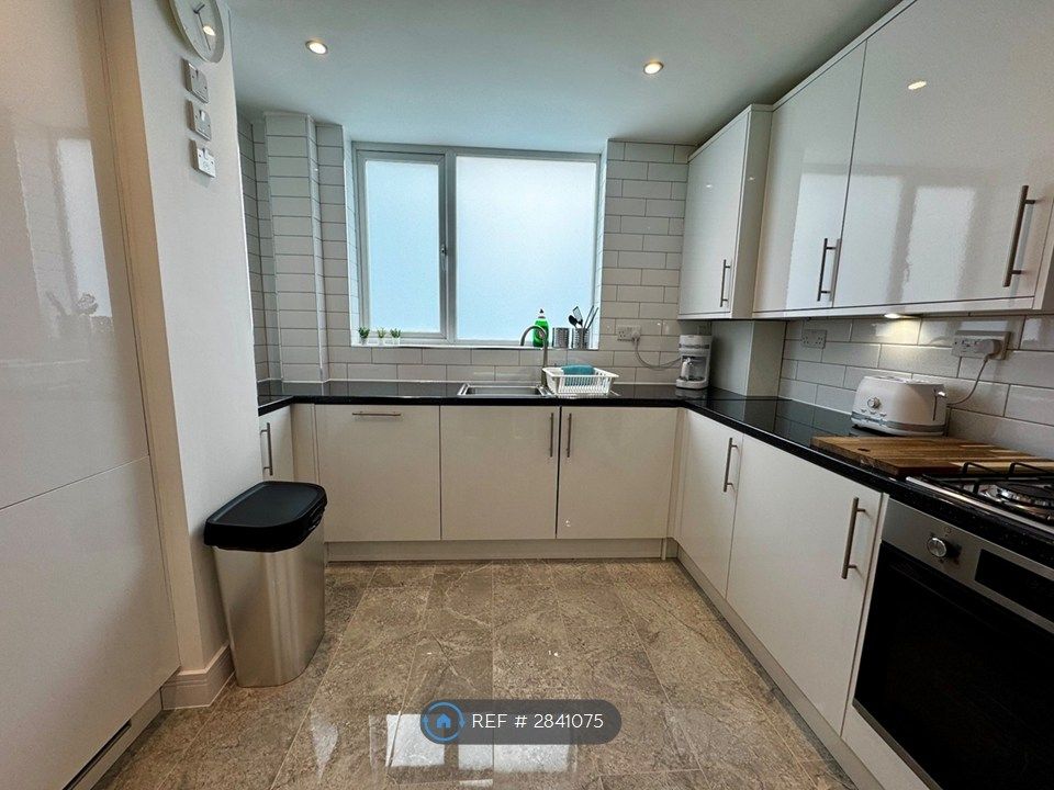 Property photo 2 of 22 Kitchen