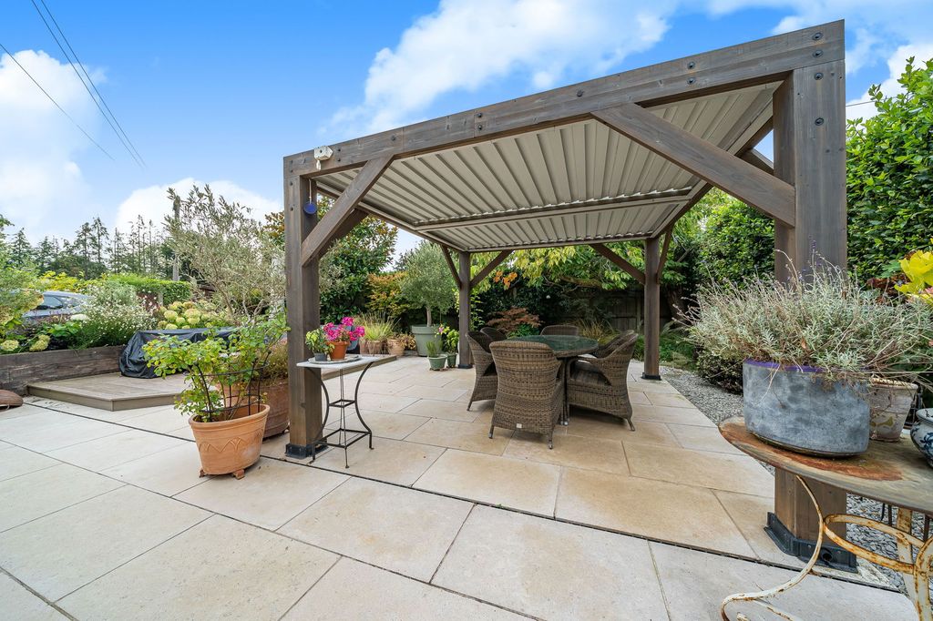 Property photo 3 of 22