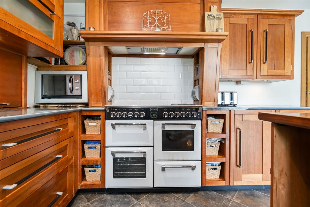 Property photo 2 of 20 65 Widney Lane_24.Jpg