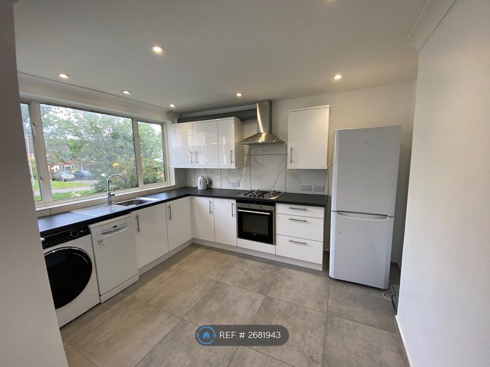 Property photo 2 of 14 Kitchen