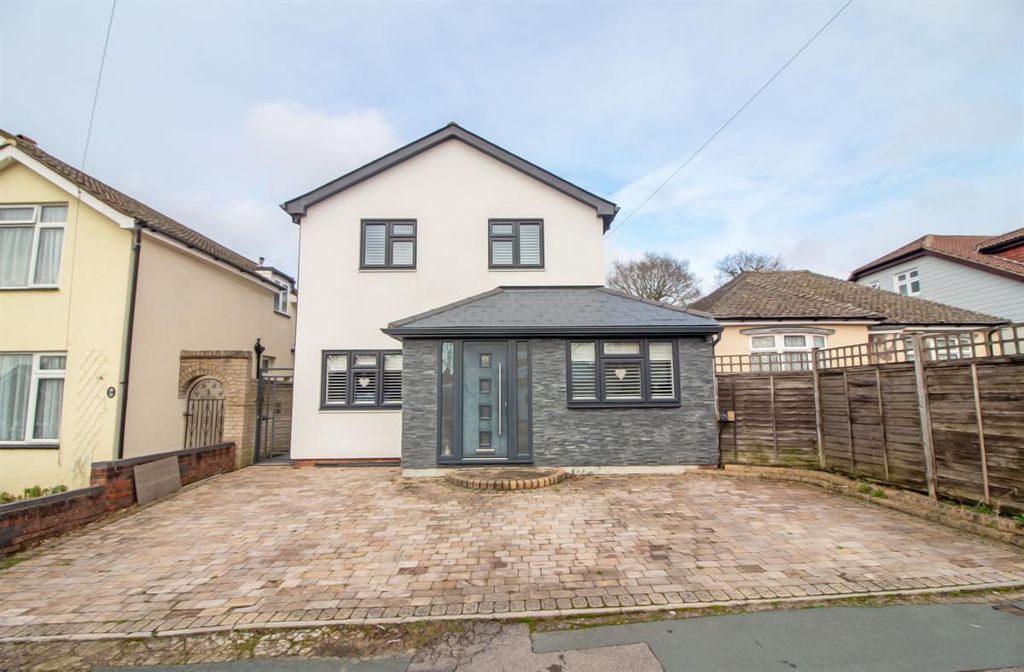 Property photo 1 of 28