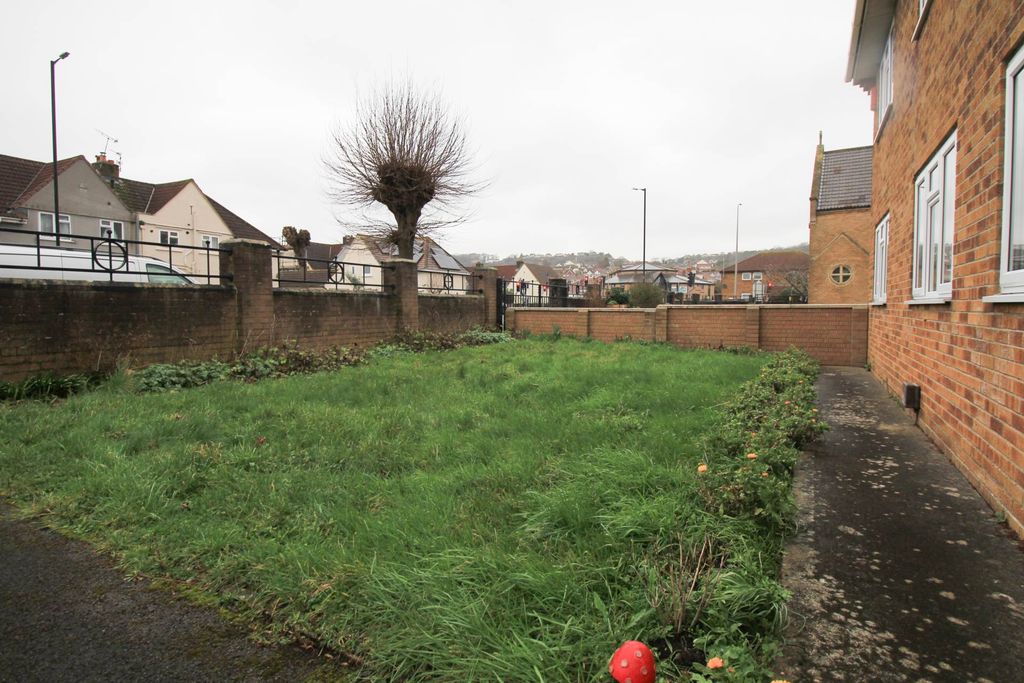 Property photo 2 of 19