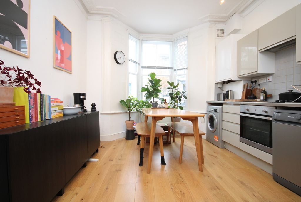 Property photo 2 of 9 Kitchen