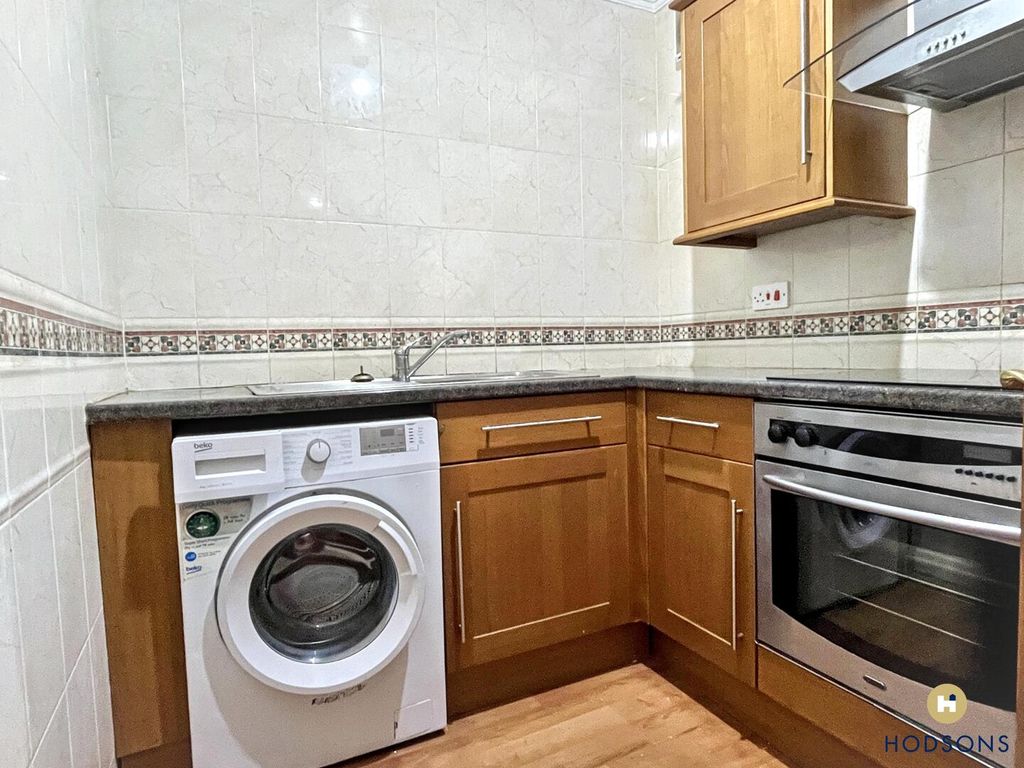 Property photo 3 of 6 Kitchen