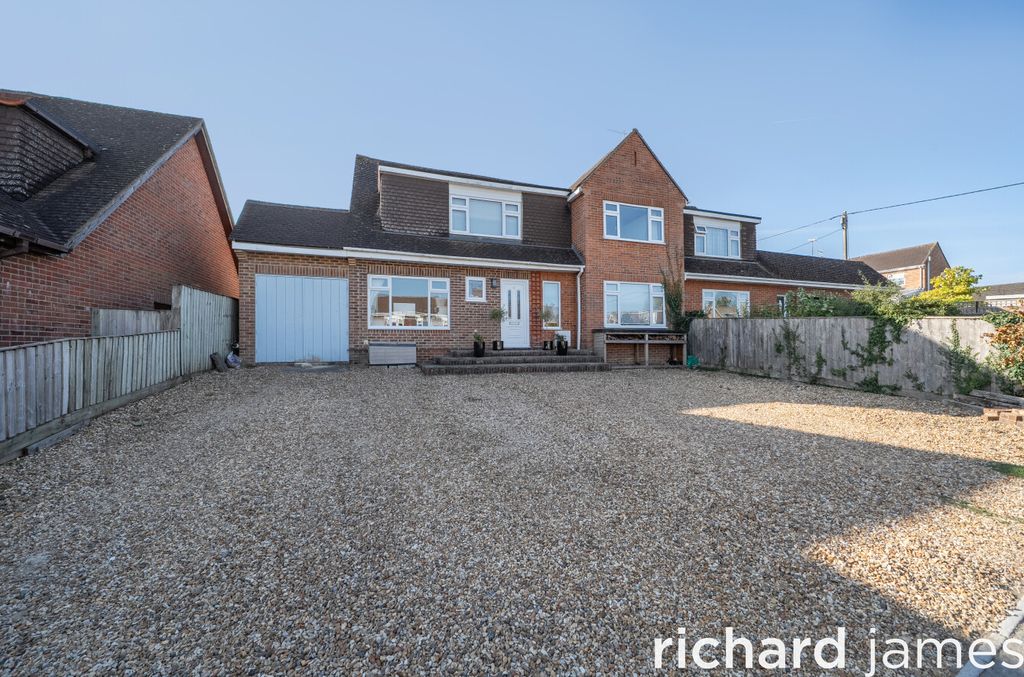 Property photo 1 of 25 B6Fb549F5Bfb4Dd3B17F2E50748c50B2