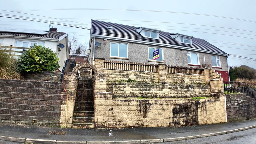 Property photo 1 of 28