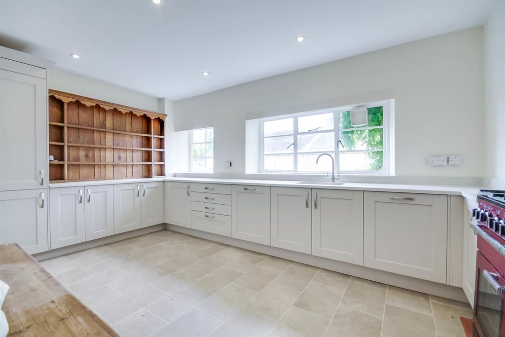 Property photo 2 of 18 Kitchen 3.Jpg