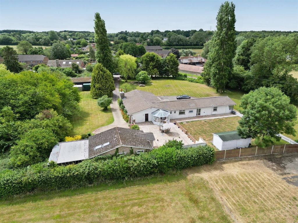 Property photo 3 of 33 Highland Farm Bungalow.13.Jpg