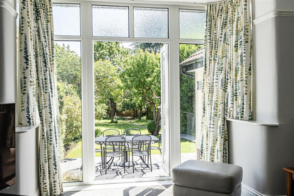 Property photo 3 of 18 1466184-12-6A144c7F91Baa.Jpg