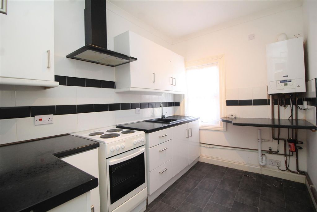 Property photo 2 of 6 255 Oundle Road Flat 1 Kitchen.Jpg
