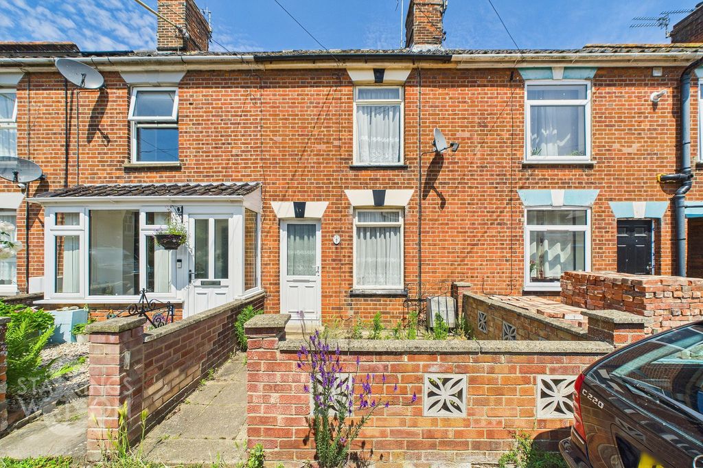 Property photo 1 of 17