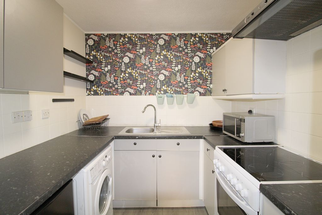 Property photo 3 of 4 Kitchen