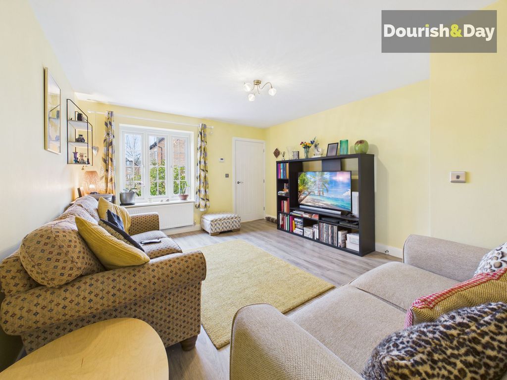 Property photo 3 of 27