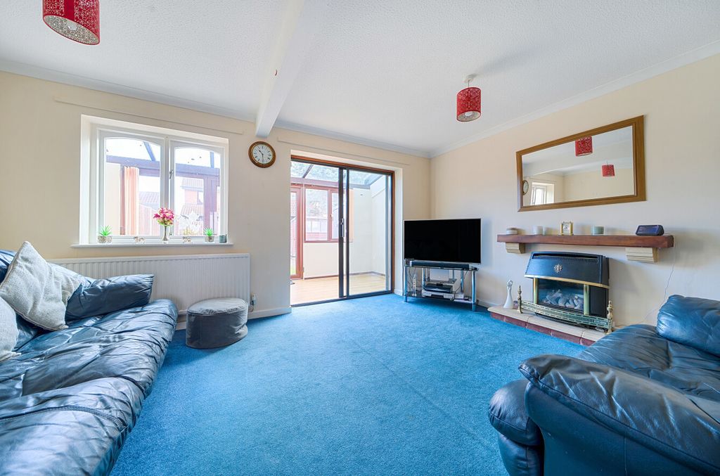 Property photo 2 of 19 1383211-9-691c573...