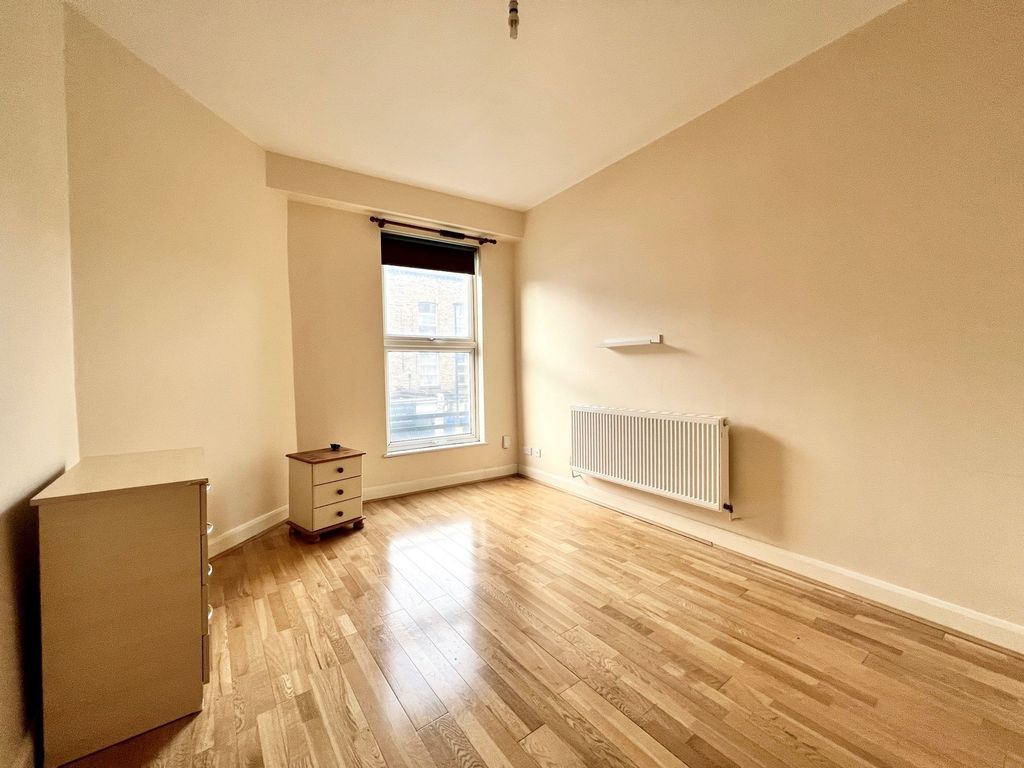 Property photo 3 of 5