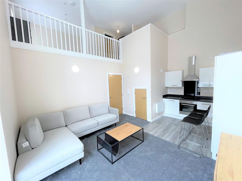 Property photo 3 of 32