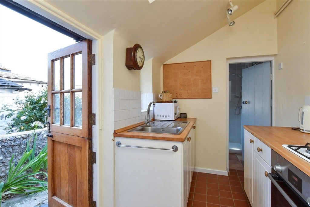 Property photo 2 of 12 Kitchen