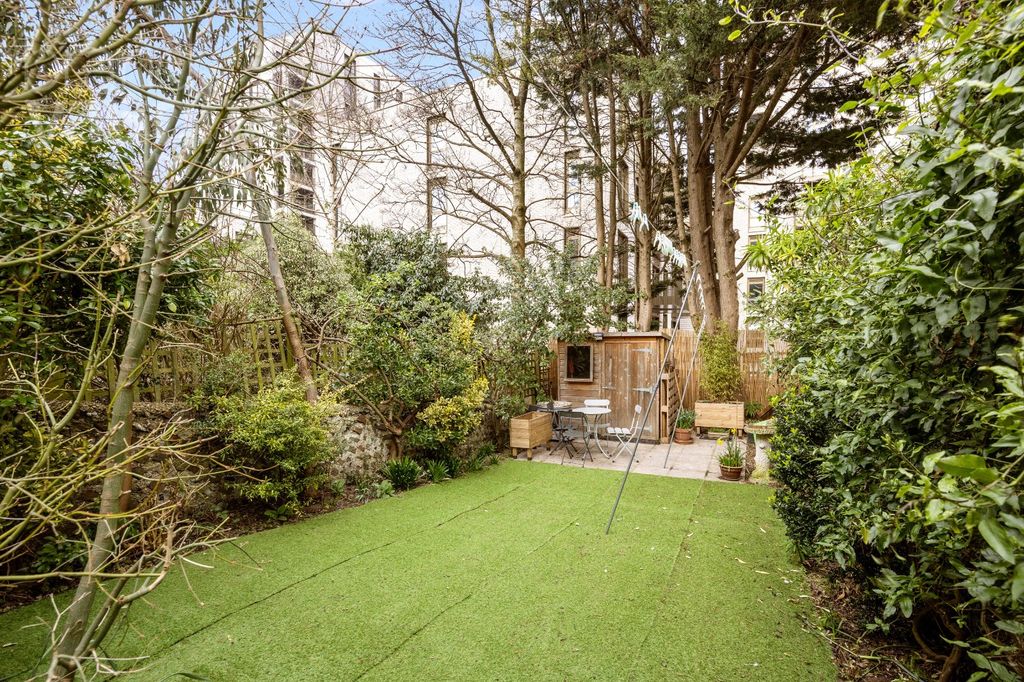 Property photo 2 of 23 Picture No. 09