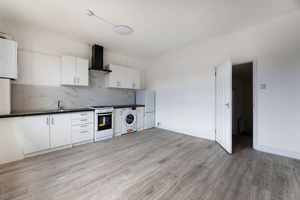 Property photo 3 of 19 Pbox-Img.Jpg