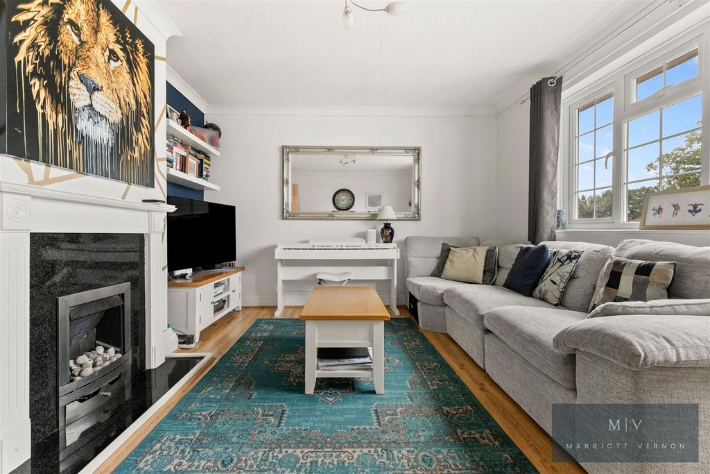 Property photo 3 of 12 Campden Road 62 MV-8.Jpg