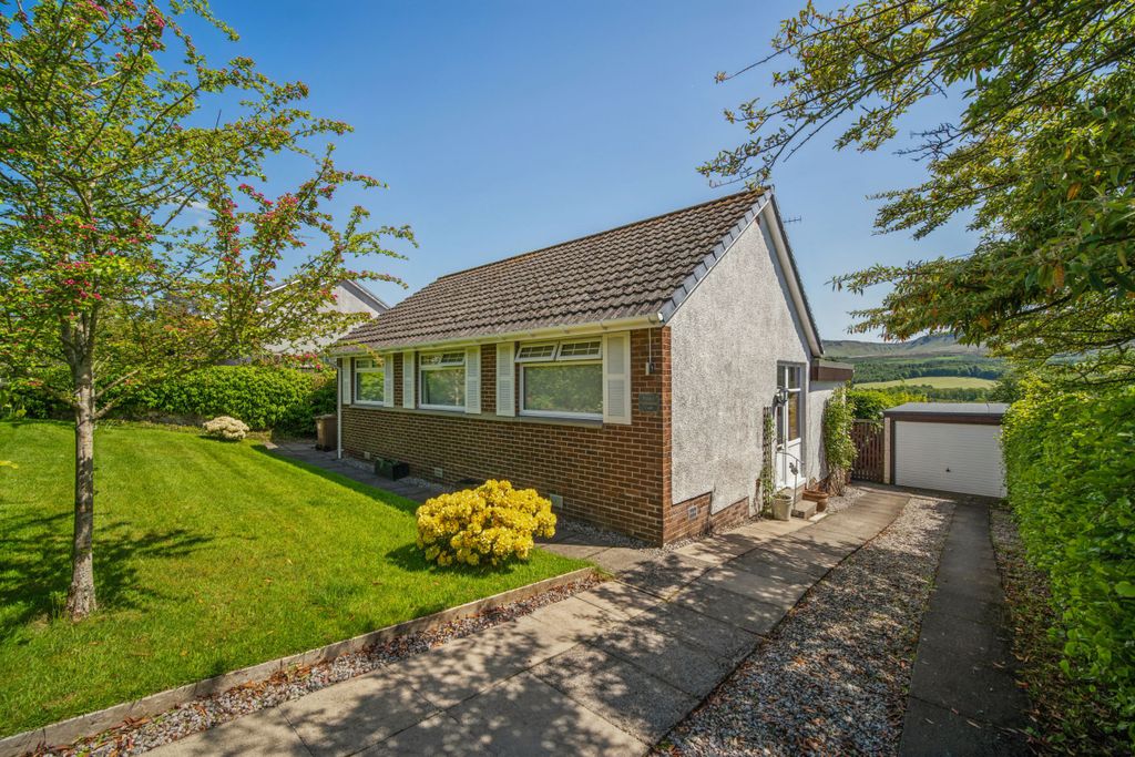 Property photo 1 of 42